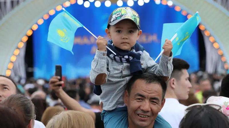 численность населения Казахстана ровна 20 млн человек