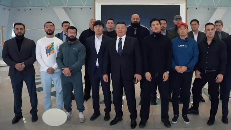 Челлендж против насилия запустили известные мужчины Казахстана, фото - Новости Zakon.kz от 17.11.2023 12:58