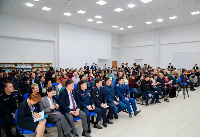 Какие вопросы поднимали жители столичного района Нура, фото - Новости Zakon.kz от 17.11.2023 15:39