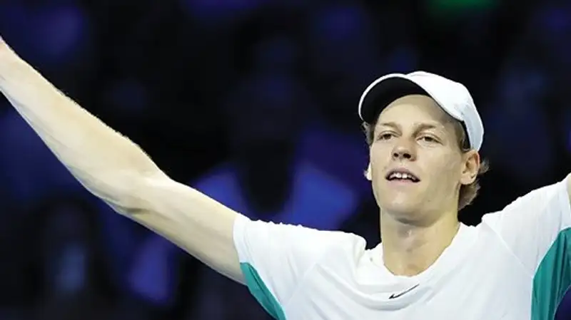 Видеообзор полуфинального матча Итогового турнира ATP Медведев-Синнер