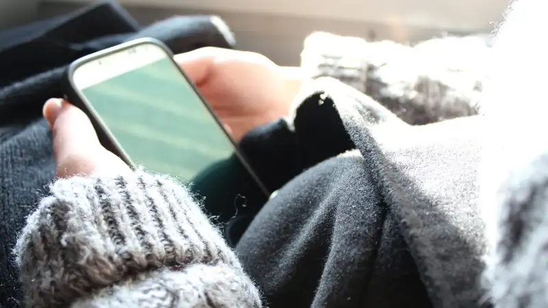 Как продлить работу смартфона на холоде, рассказали эксперты 