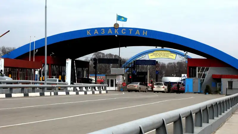 Кыргызстан приостановил пропуск через погранпереход на границе с Казахстаном, фото - Новости Zakon.kz от 20.11.2023 14:41