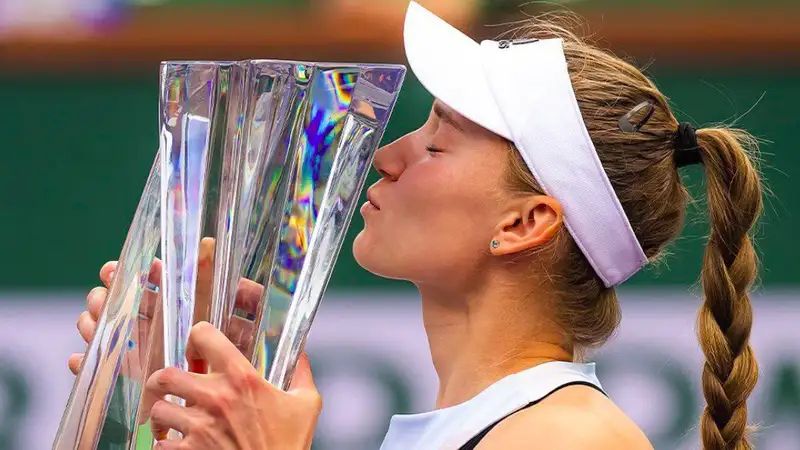 Елена Рыбакина стала лауреатом премии WTA Player Awards 