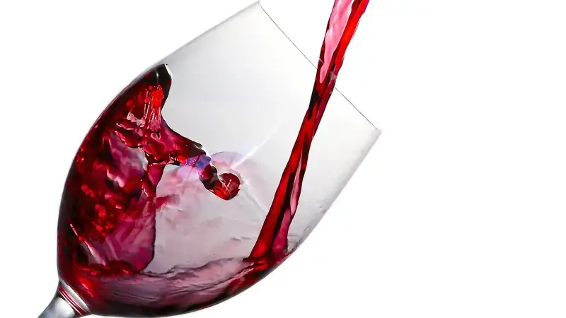 Почему от красного вина болит голова, фото - Новости Zakon.kz от 21.11.2023 14:15