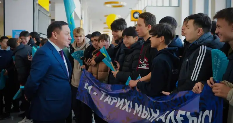 Как казахстанских футболистов встретили на Родине, фото - Новости Zakon.kz от 21.11.2023 13:45