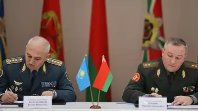 Министр обороны Казахстана находится с официальным визитом в Беларуси