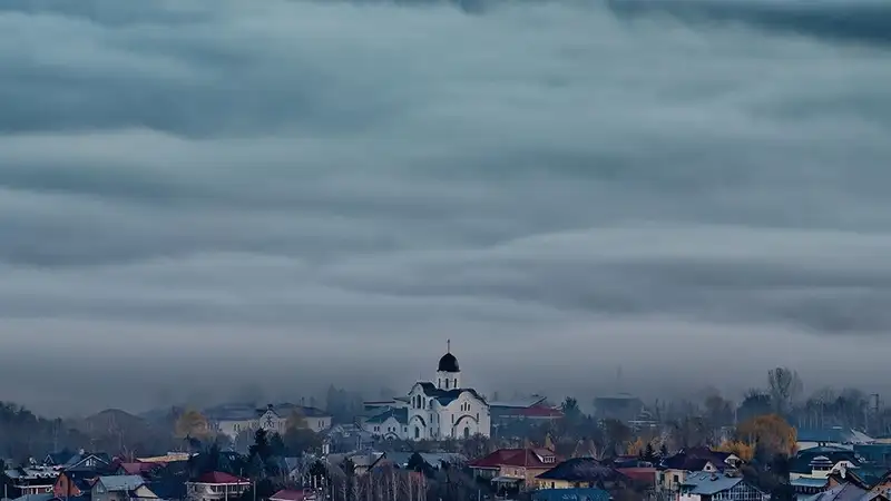 Алматинский "океан": фотограф показал удивительную серию кадров