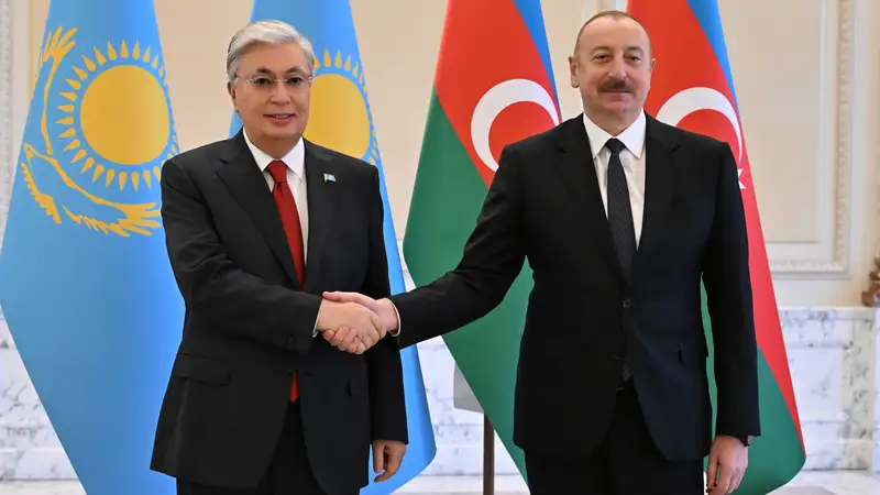 Токаев поздравил президента Азербайджана с историческим событием