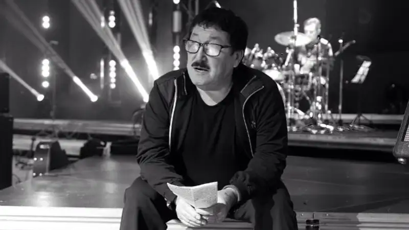 Умер солист легендарного ансамбля "Дос-Мукасан" Акжол Меирбеков