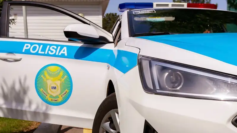 В результате ДТП загорелся мопед в Алматы: водитель скрылся с места происшествия