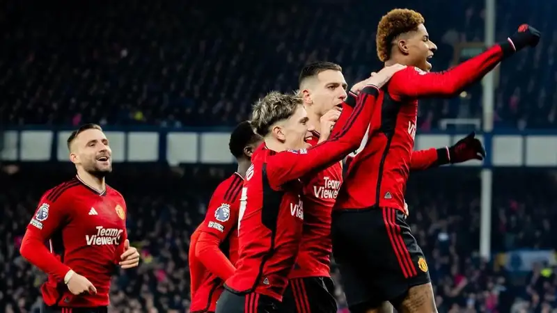 "МЮ" первым добрался до рубежа "500 сухих матчей" в АПЛ