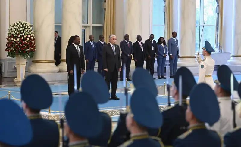 Как Токаев встретил президента Того, фото - Новости Zakon.kz от 28.11.2023 12:09
