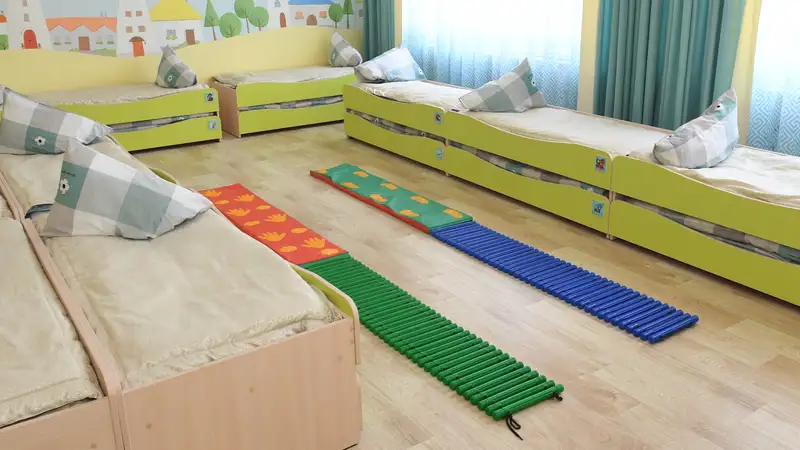 Казахстанцы предлагают непривитым детям ограничить посещение детского сада – ответ Минздрава, фото - Новости Zakon.kz от 28.11.2023 15:37