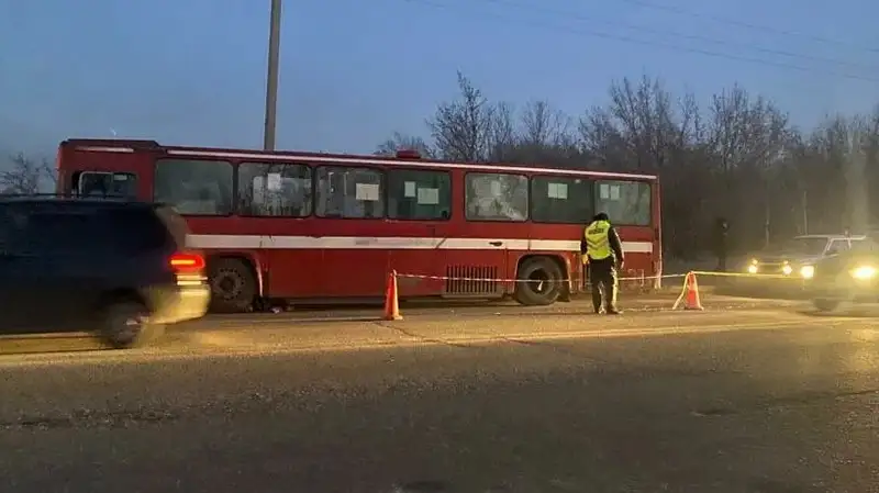 Водитель автобуса насмерть сбил пешехода в Усть-Каменогорске: полиция начала расследование  , фото - Новости Zakon.kz от 28.11.2023 10:54