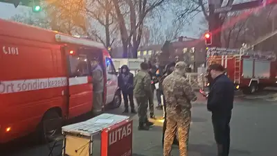 Крупный пожар в Алматы унес жизни по меньшей мере 13 человек