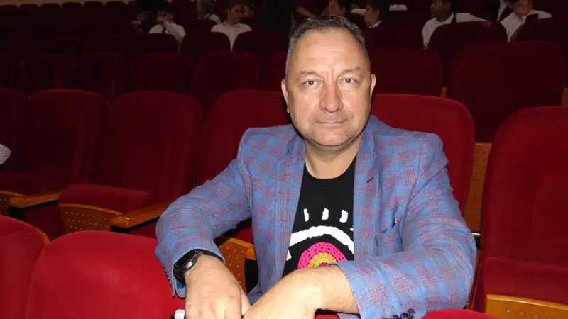 Почему нужно ходить в театр и чем важны детские спектакли: гастроли Темиртауского ТЮЗа в ВКО