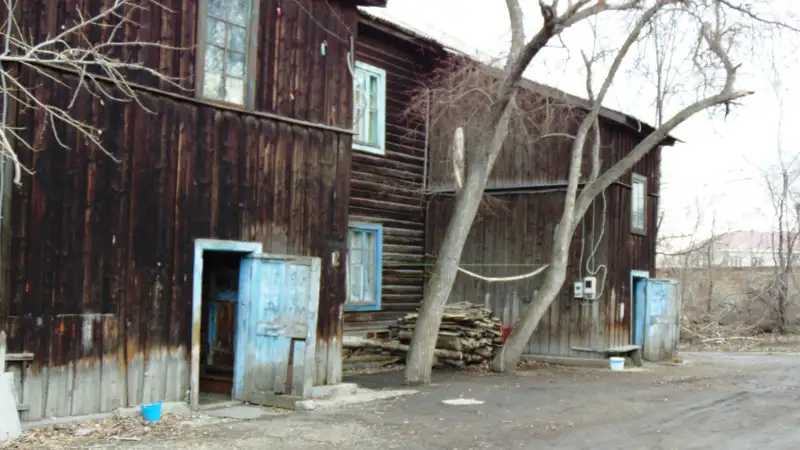 Трудное обновление: жители ветхих домов в Усть-Каменогорске просят их переселить