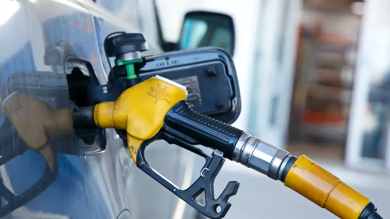 Сенатор: Зависимость Казахстана от импорта нефтепродуктов сохраняется