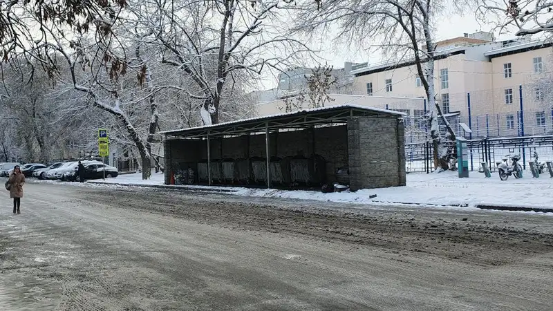 Когда в Алматы обновят мусорные контейнеры в жилых дворах