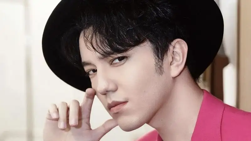 Димаш Кудайберген виртуозно сыграл казахское произведение на рояле