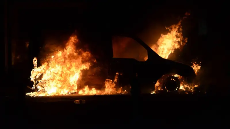 Как обезопасить свой автомобиль от пожара: рекомендации специалистов