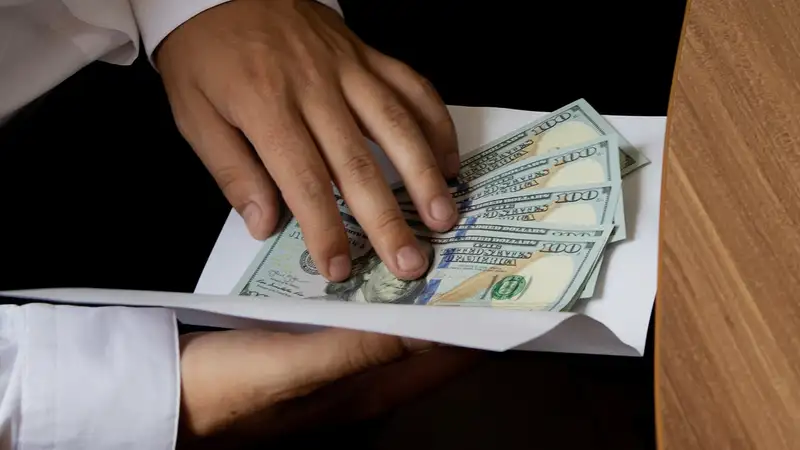 За взятку в 13 млн осудили начальника управления ДЧС Алматы