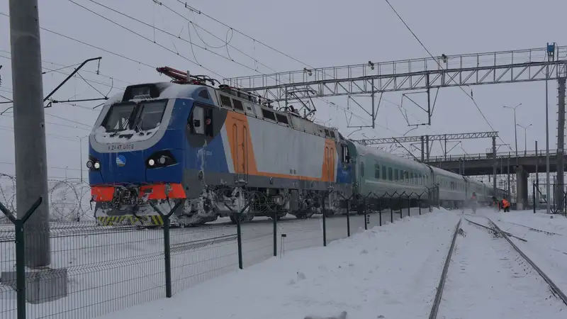 Сенатор: КТЖ дает привилегии "своим" компаниям