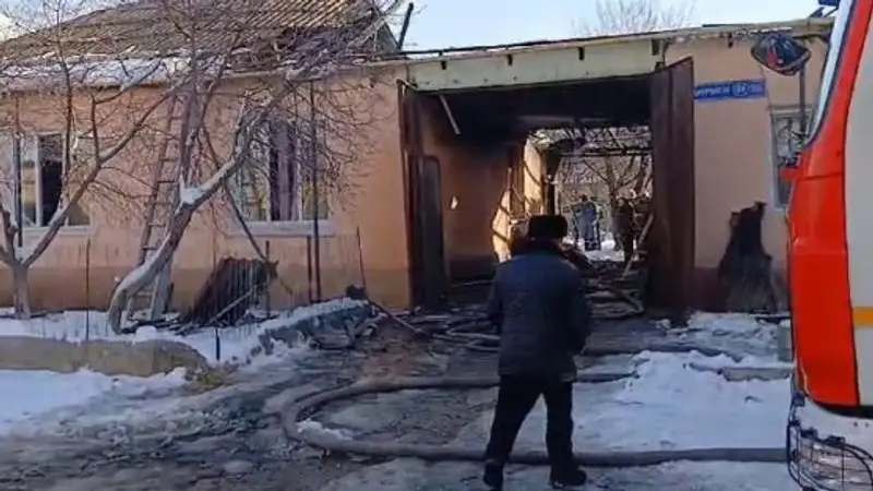 В Шымкенте мужчина, прикованный к коляске, погиб в пожаре, фото - Новости Zakon.kz от 15.12.2023 06:24