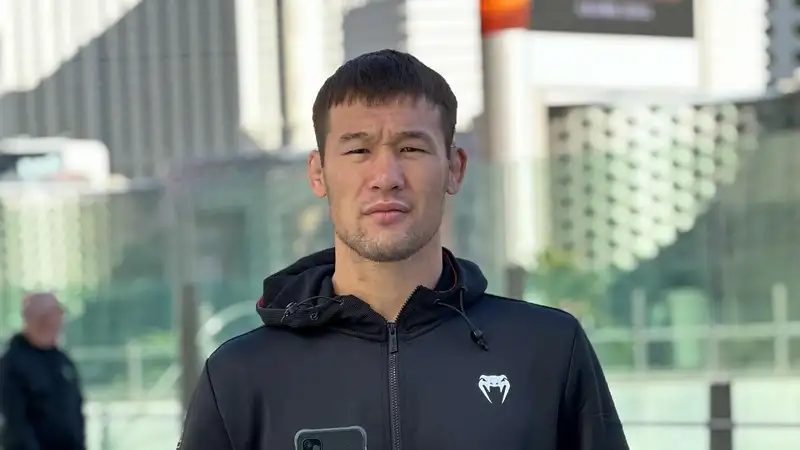 Состоялась битва взглядов бойцов турнира UFC 296 с участием Рахмонова