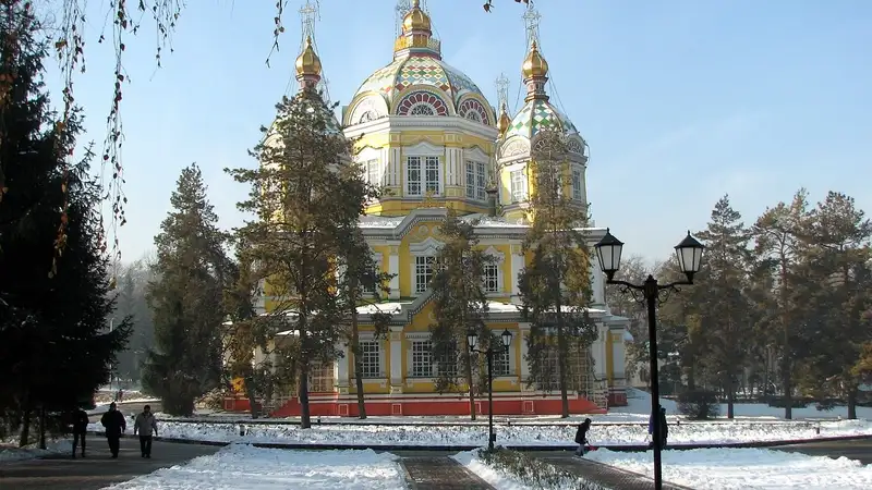 Умные города в Казахстане, штрафы за пешеходов, выходные в январе – главное за день