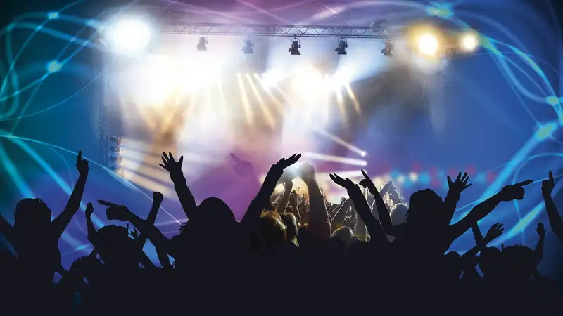 Бросали нижнее белье: депутата возмутило поведение астанчанок на концерте Akon