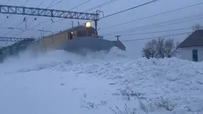 В КТЖ рассказали какова ситуация на железных дорогах во время снежного циклона, фото - Новости Zakon.kz от 21.12.2023 02:39