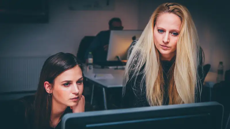 В Казахстане "разрешат" браки среди женщин