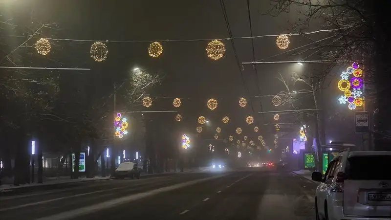 новогоднее оформление улиц, фото - Новости Zakon.kz от 22.12.2023 09:42