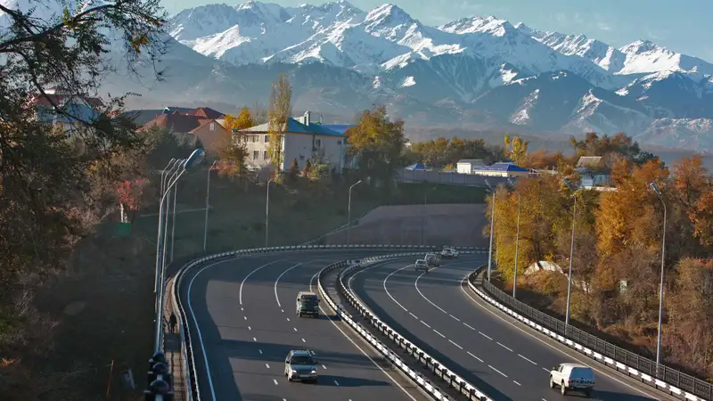 Когда в Алматы решат проблему с нехваткой дорог