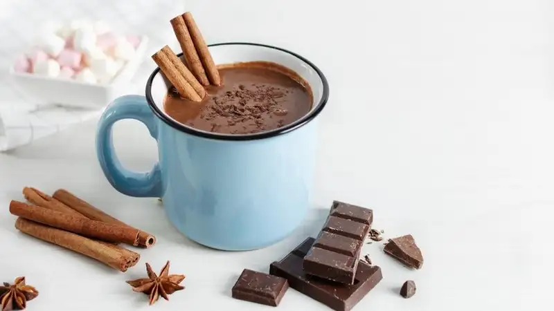 Специалисты рассказали, чем полезен горячий шоколад, фото - Новости Zakon.kz от 22.12.2023 03:40