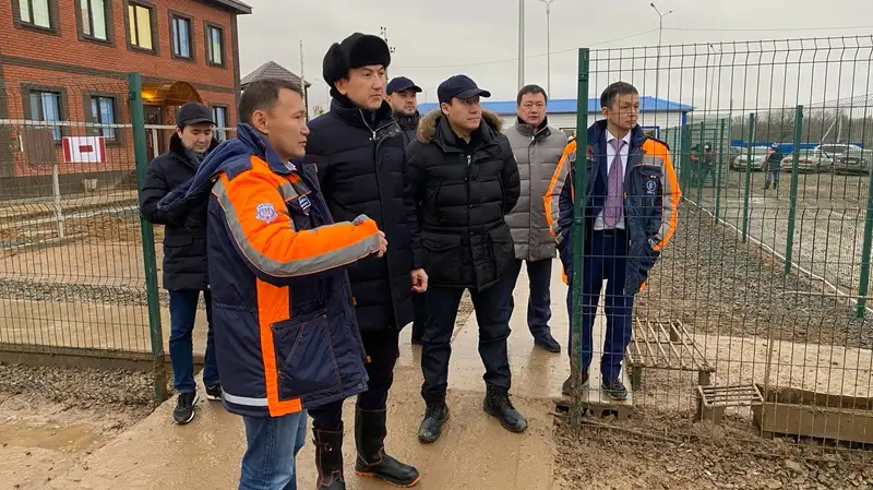 Магзум Мирзагалиев ознакомился с ходом строительства спортивного комплекса в Уральске