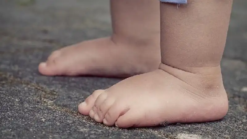 В Туркестанской области годовалый ребенок провалился в уличный туалет