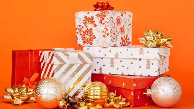 Самыми желанными подарками на Новый год у россиян стали деньги