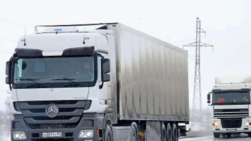 На границе Казахстана и Кыргызстана застряли более 400 грузовиков, фото - Новости Zakon.kz от 23.12.2023 01:20