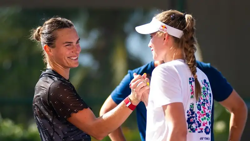 Елена Рыбакина встретилась с Ариной Соболенко в парной игре на турнире в Абу-Даби