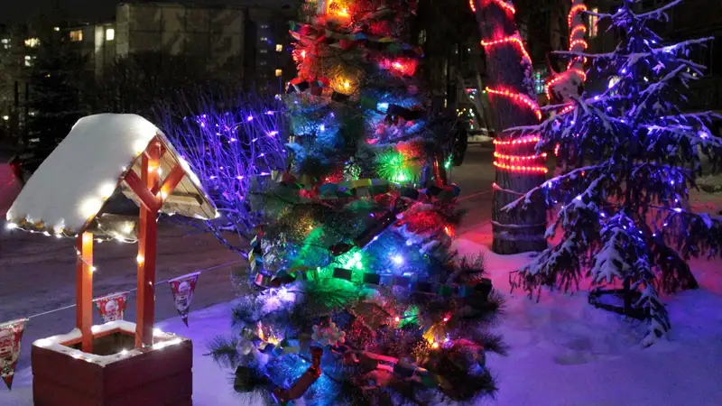 Новогодняя сказка во дворе: как житель Костаная стал зачинателем городского бренда "9-13"