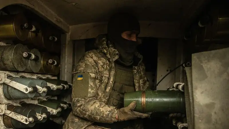 Ситуация в Украине: в стране начнут рассылать электронные повестки, Эстония готова выдать уклонистов от армии