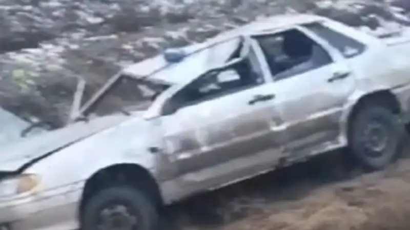 Легковушка вылетела в кювет со скользкой дороги в Актюбинской области: водитель погиб 