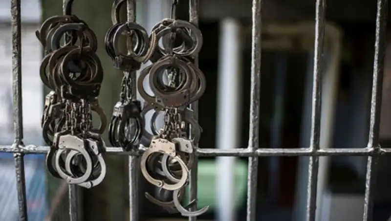 Убийцу Флойда прячут от темнокожих надзирателей в тюрьме