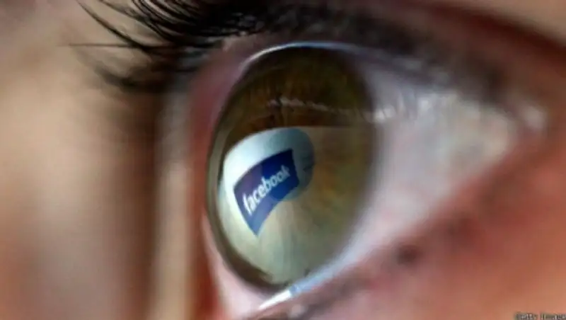 Facebook запускает голосового помощника, будущего конкурента Siri