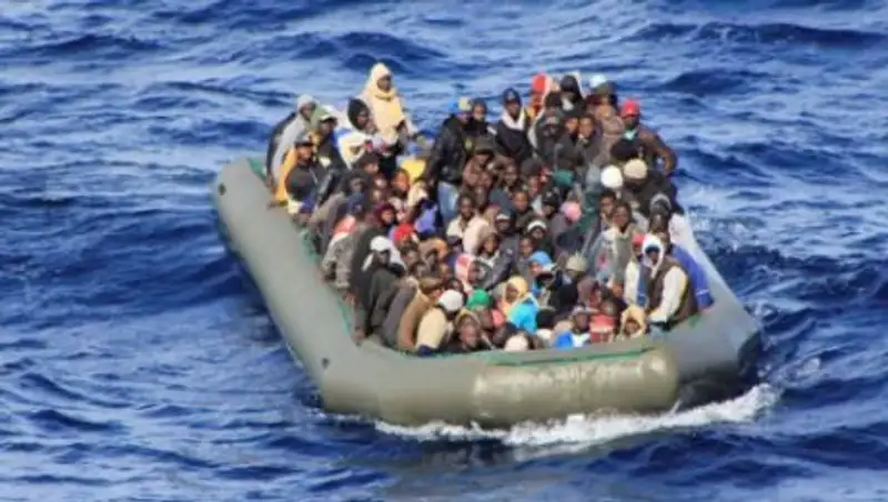 У берегов Греции затонула лодка с беженцами