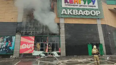 разгром магазинов в Алматы, фото - Новости Zakon.kz от 17.01.2022 10:21