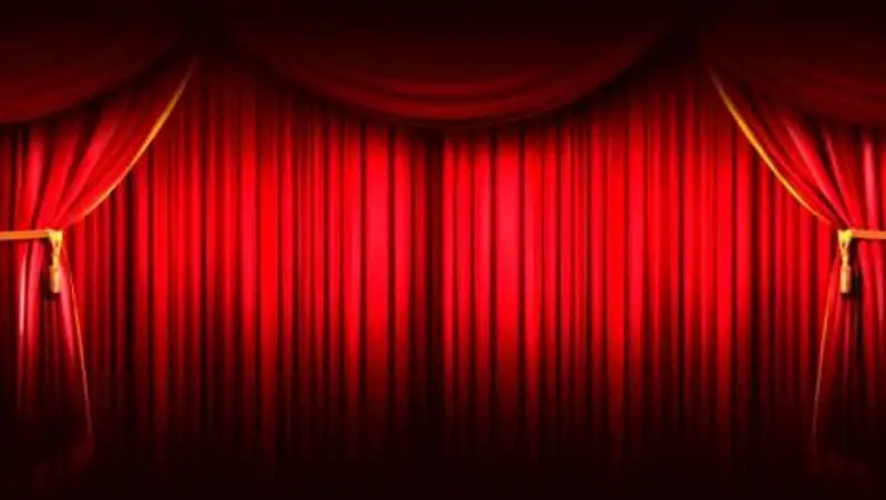 Почему театры в Казахстане открыли раньше кинотеатров?