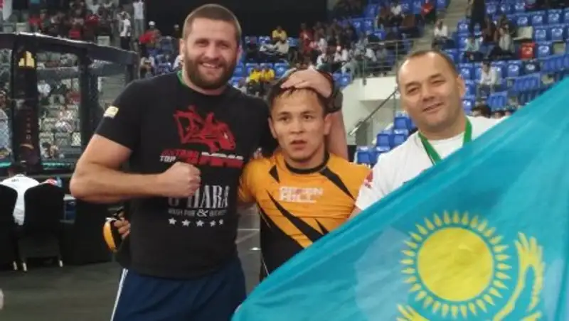 Бойцы национальной сборной РК вышли в финал чемпионата мира по ММА